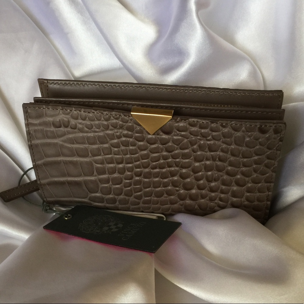 🦋Authentic Vince Camuto Elephant Color Embossed